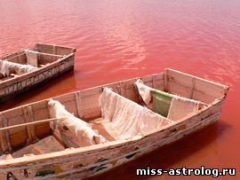 озеро Ретба, розовое озеро на Сенегале